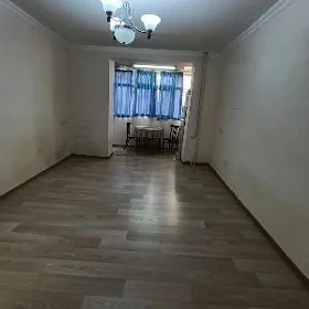 1 ком. 2 этаж 10 мкр.