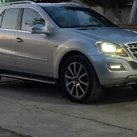 Mercedes-Benz ML350 2011
