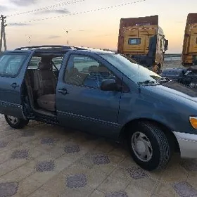 Toyota Sienna 2000