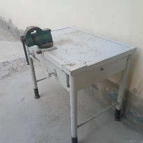 Тиски со столом