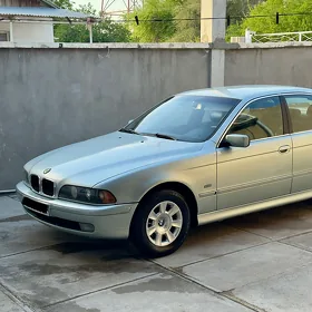 BMW E39 2000