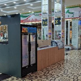 Бармен - девушка