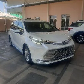 Toyota Sienna 2022
