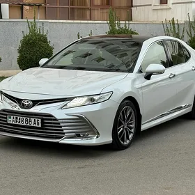 Toyota Camry 2021