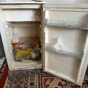 Холодильник  Хайсенс