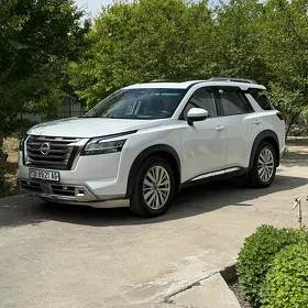 Nissan Pathfinder 2024