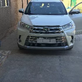 Toyota Highlander 2018