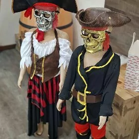 Çagalar üçin pirat kostýumlary