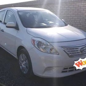 Nissan Versa 2012