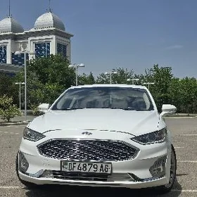Ford Taurus 2019