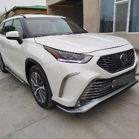 Toyota Highlander 2021