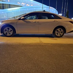 Hyundai Elantra 2023