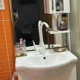 тумба с раквиной
