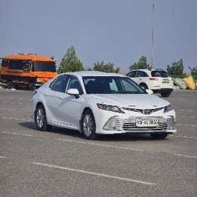 Toyota Camry 2023
