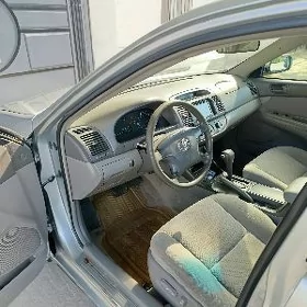 Toyota Camry 2004