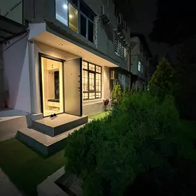 30 мкр 2 комнаты 1 этаж