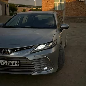 Toyota Camry 2021