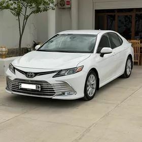 Toyota Camry 2023