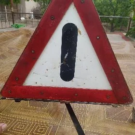 Аварийный знак мерс