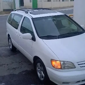 Toyota Sienna 2001