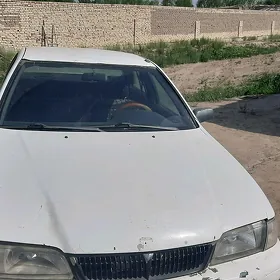 Nissan Sunny 2000