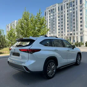 Toyota Highlander 2022