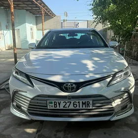 Toyota Camry Hybrid 2021