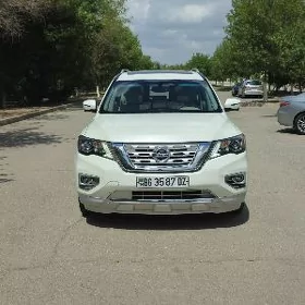 Nissan Pathfinder 2018