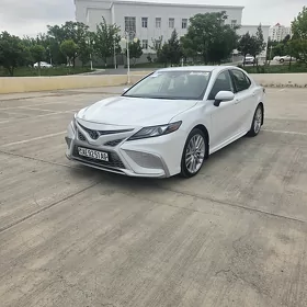 Toyota Camry 2021