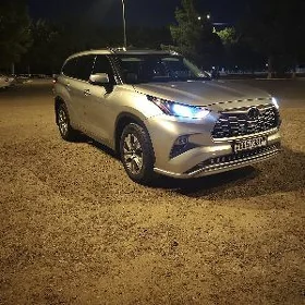 Toyota Highlander 2021