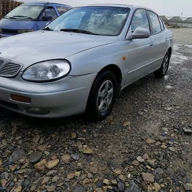 Daewoo Leganza 1998