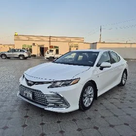 Toyota Camry 2021