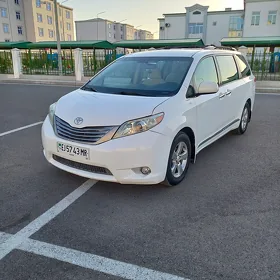 Toyota Sienna 2011