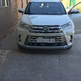 Toyota Highlander 2018