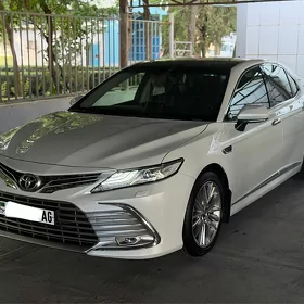 Toyota Camry 2023