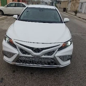 Toyota Camry 2021