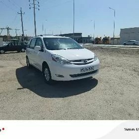 Toyota Sienna 2008