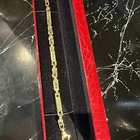 Gyzyl braslet ýerewan