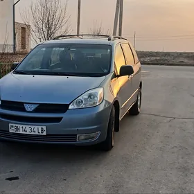 Toyota Sienna 2003