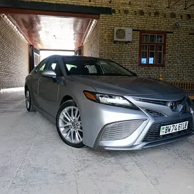 Toyota Camry 2021