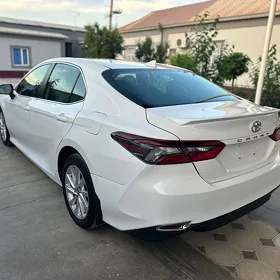 Toyota Camry 2023