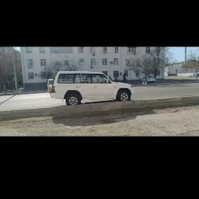 Mitsubishi Pajero 1998