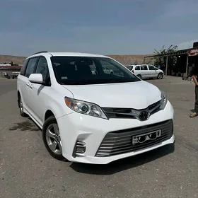 Toyota Sienna 2020