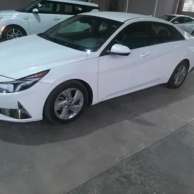 Hyundai Elantra 2021