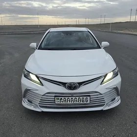 Toyota Camry 2019