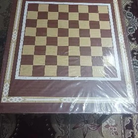 шахматный стол