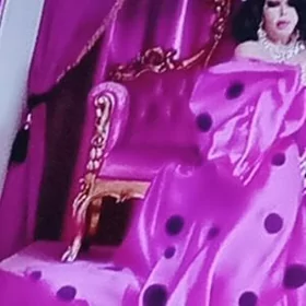 Ateliya işgär gerek