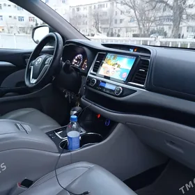 Toyota Highlander 2016