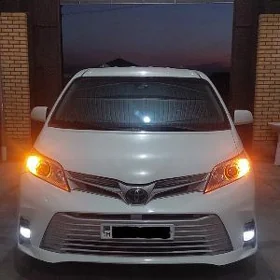 Toyota Sienna 2018