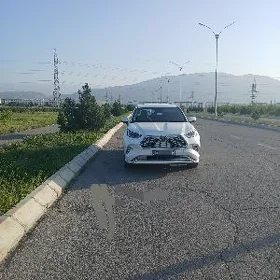 Toyota Highlander 2021